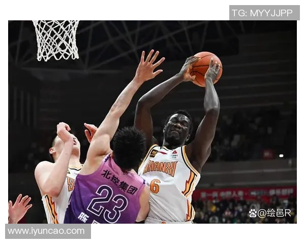 三巨子摆上货架，新赛季首支重建球队！场均15分6助，你或许快赋闲了